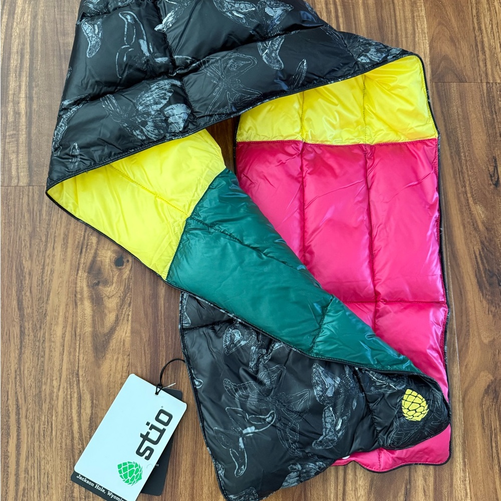 NWT Stio Multicolor Reversible Down Puffer Scarf New